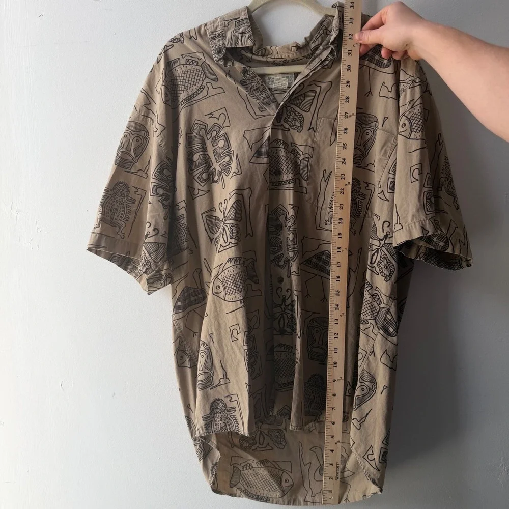 Banana Republic Vintage Mens XL Tribal Animal Print Short Sleeve Button Down Tan